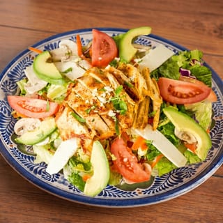 Ensalada Cesar Salad con Pollo