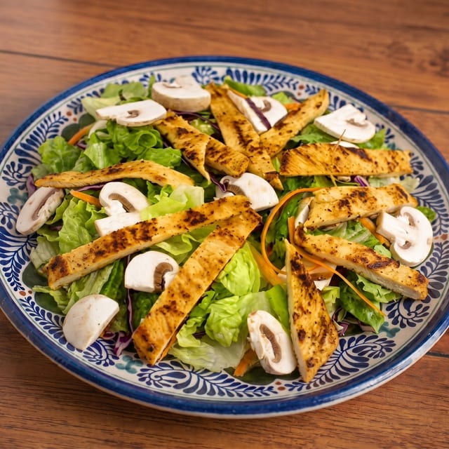 Ensalada Don Chente con Pollo.